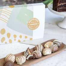 Cargar imagen en el visor de la galería, Bolitas de Miga y Caluga