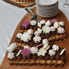 Cargar imagen en el visor de la galería, Letter Cake