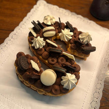 Cargar imagen en el visor de la galería, Letter Cake