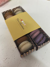 Cargar imagen en el visor de la galería, Caja Macarons