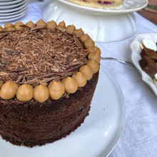Cargar imagen en el visor de la galería, Torta Chocolate Manjar