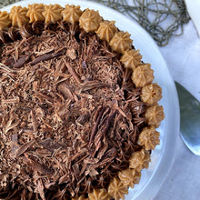 Cargar imagen en el visor de la galería, Torta Chocolate Manjar Nutella
