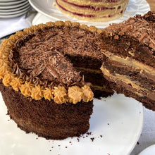 Cargar imagen en el visor de la galería, Torta Chocolate Manjar Nutella