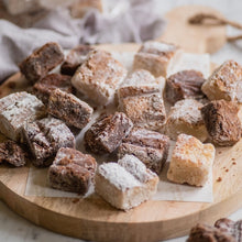 Cargar imagen en el visor de la galería, Mini Brownies y Blondies Empolvados