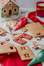 Cargar imagen en el visor de la galería, Casita de Navidad Para Armar
