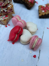 Cargar imagen en el visor de la galería, Box San Valentín - Selección Gourmet
