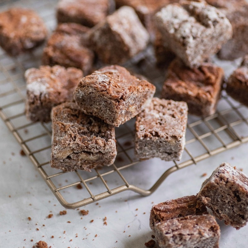 Mini Brownies Empolvados
